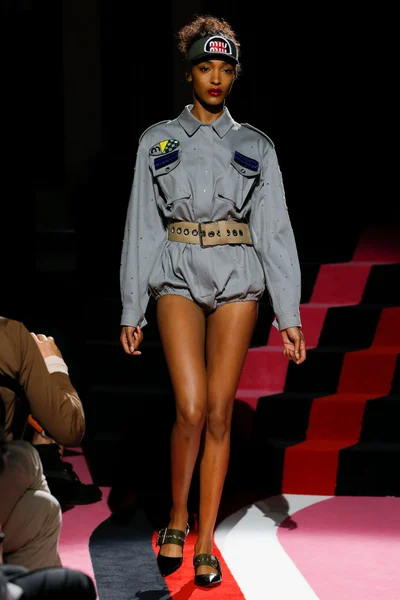 Look 38